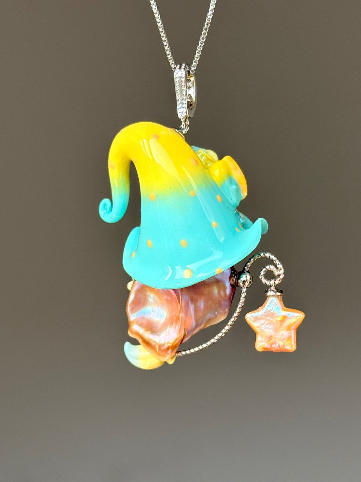 [PIECE03] Cheese Sprite baroque pearl necklace with turquoise and yellow curled hat, aqua sculpted roses, yellow cheese wedge detail, silver wand, star-shaped pearl charm, and natural baroque pearl