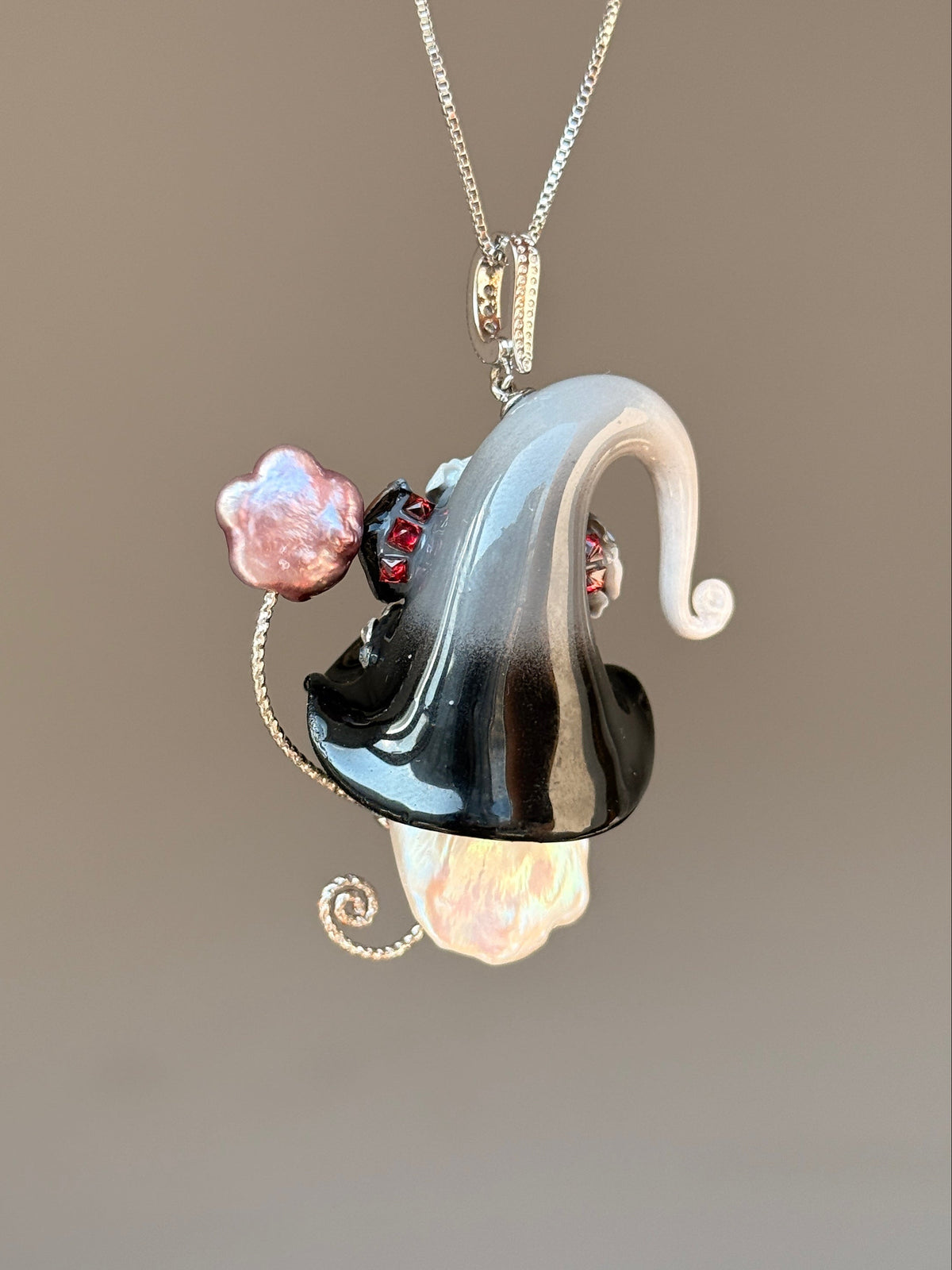 Haunted Portrait Sprite Baroque Pearl Necklace