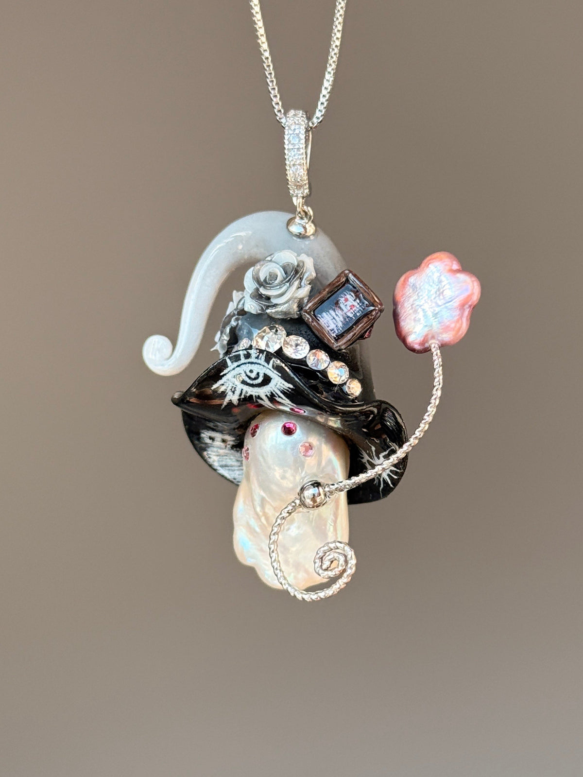 Haunted Portrait Sprite Baroque Pearl Necklace