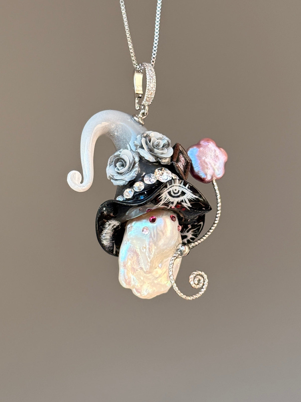 Haunted Portrait Sprite Baroque Pearl Necklace