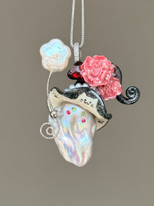 [PIECE01] Black and White Cat Baroque Pearl Necklace with Pink Rose Hat
