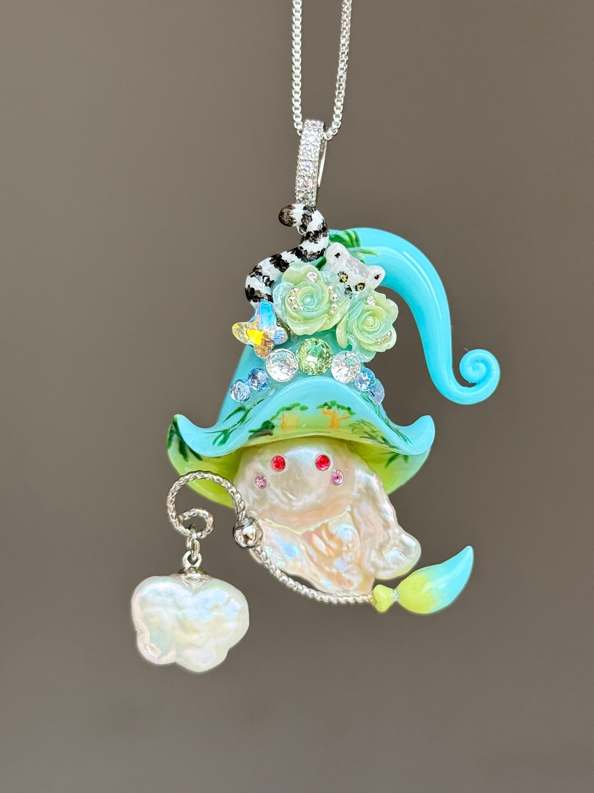 Ring-Tailed Lemur Sprite Baroque Pearl Necklace SKUE479