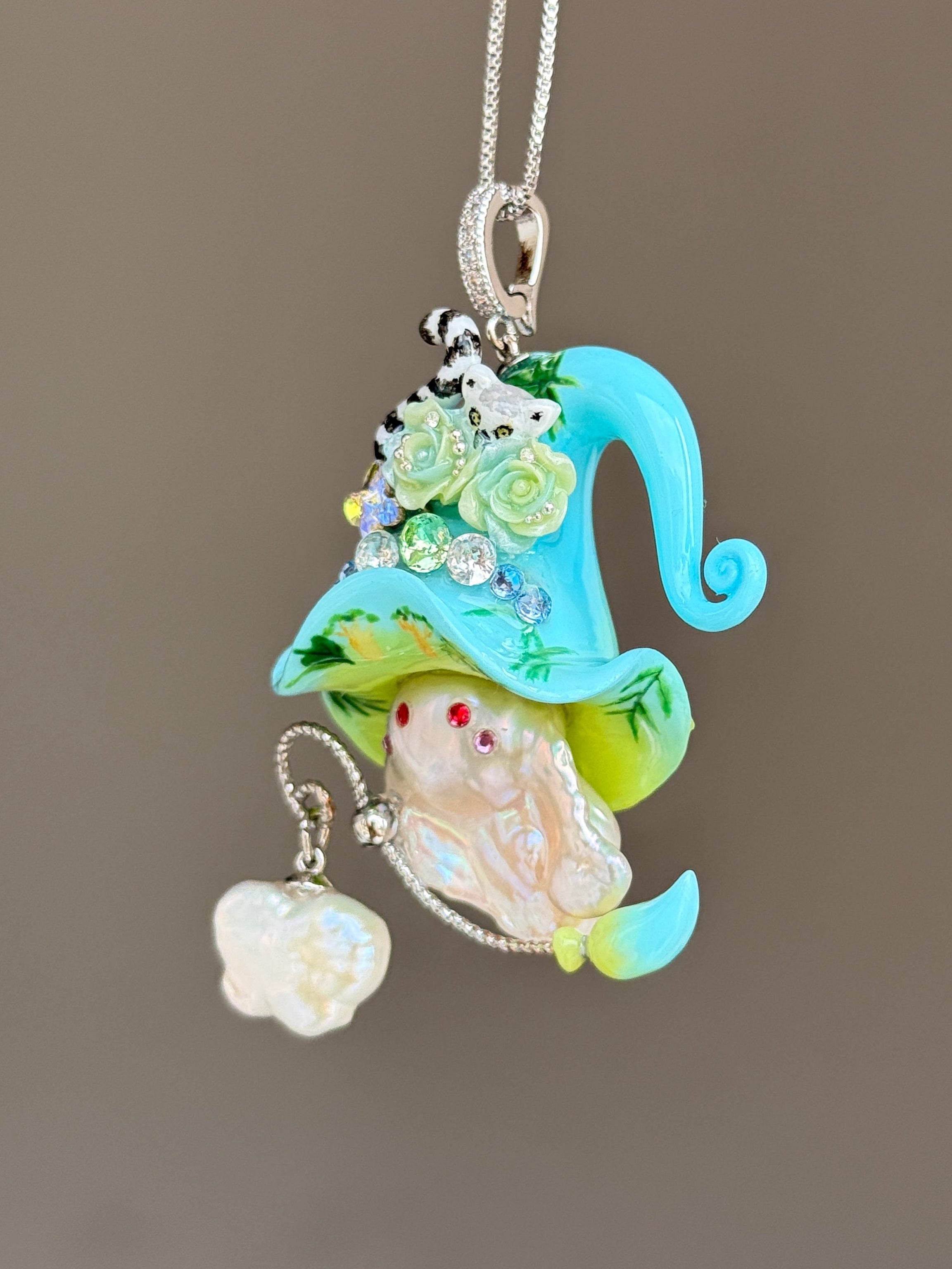 Ring-Tailed Lemur Sprite Baroque Pearl Necklace SKUE479