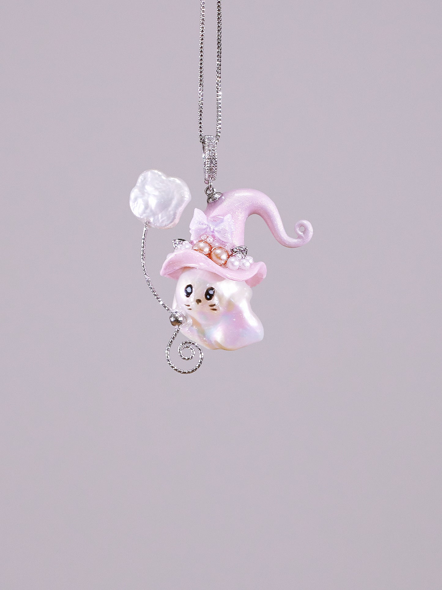 Hat Charms – Hand-Sculpted Mini Hat Pearl Necklace 1092