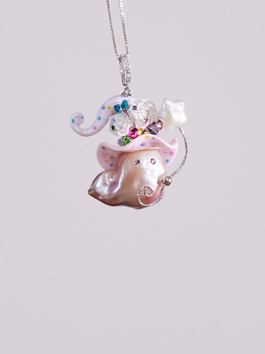 Hat Charms – Hand-Sculpted Mini Hat Pearl Necklace 903