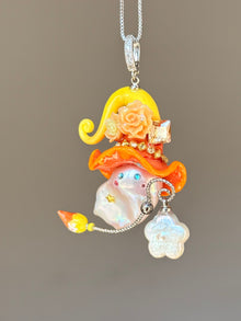 [PIECE02] Honeybee baroque pearl necklace with orange floral hat, side view2