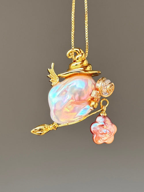 Golden Spellkeeper Baroque Pearl Necklace SKUE113