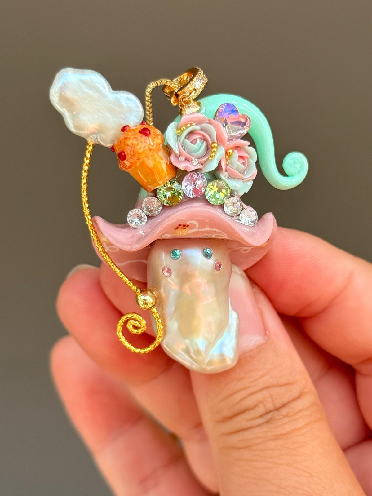 [PIECE03] Muffin Sprite baroque pearl necklace with muffin-inspired hat, pastel floral details, sparkling accents, gold wand, and natural baroque pearl