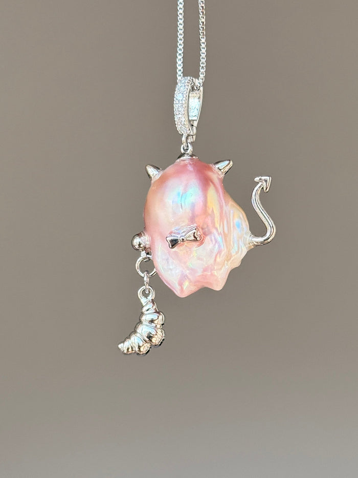 Croissant Kitty Baroque Pearl Necklace SKU695P1066