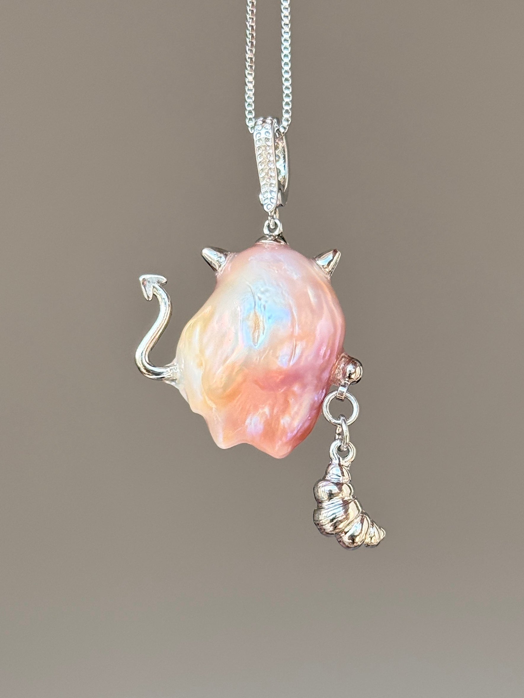 Croissant Kitty Baroque Pearl Necklace SKU695P1066