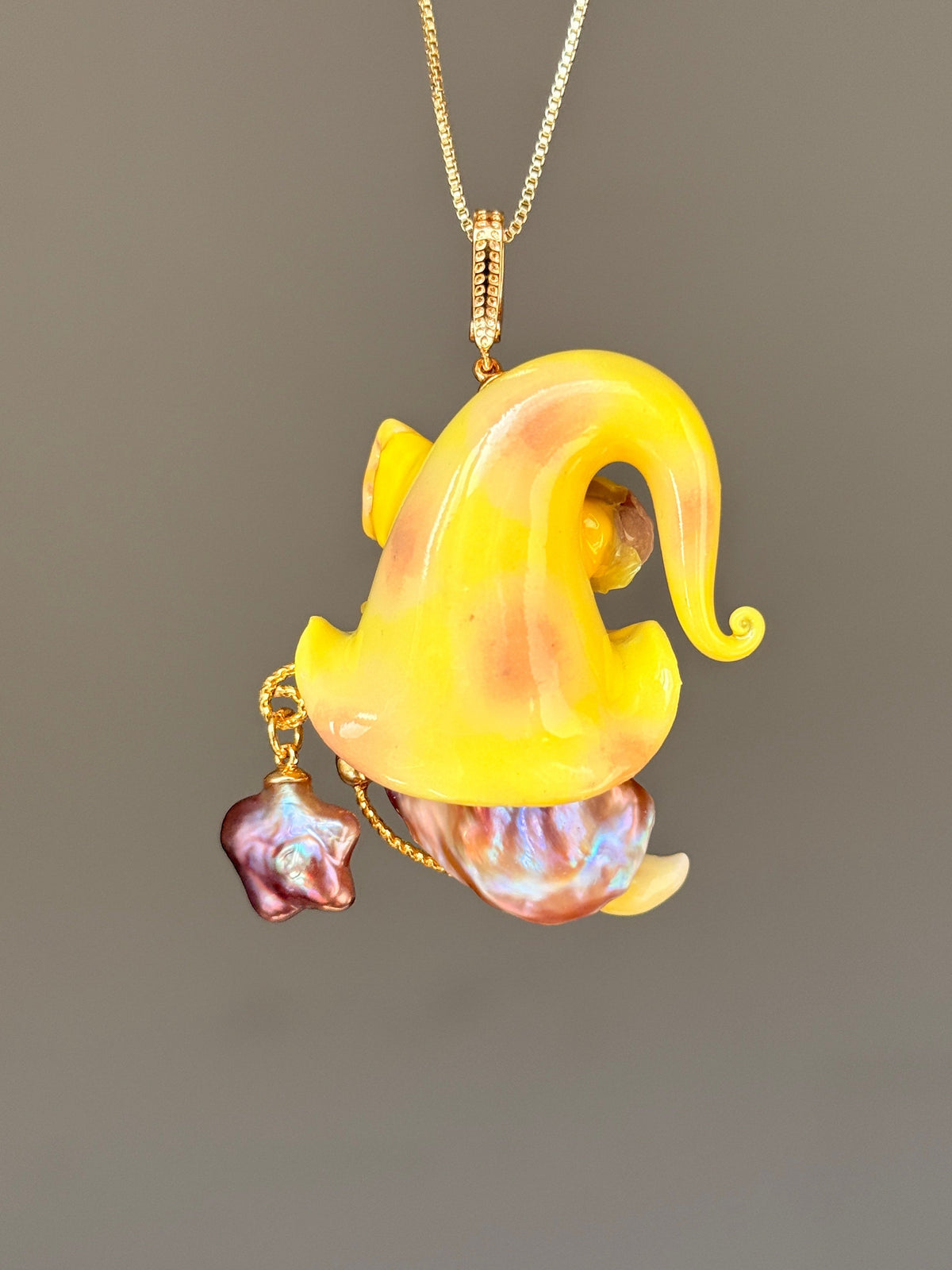 [PIECE01] Cheese Sprite Baroque Pearl Necklace with a butter-yellow mini hat, sculpted cheese wedge detail, golden accents, and a baroque pearl body.