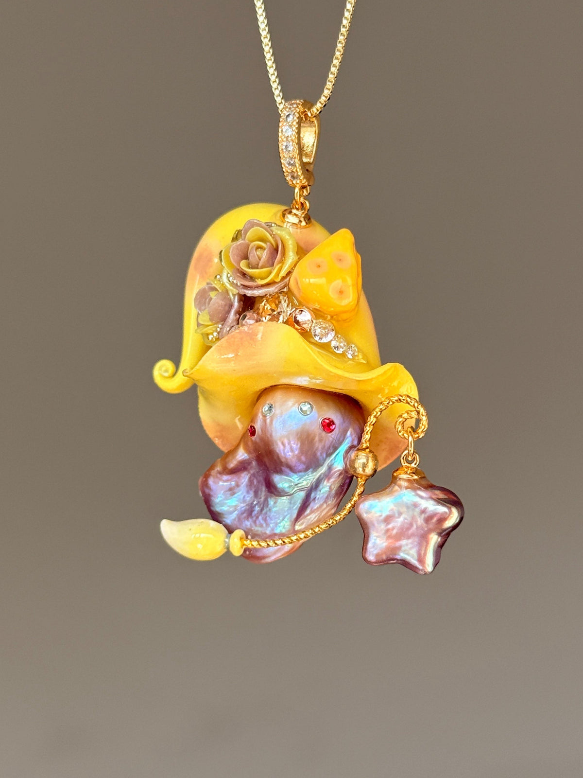 [PIECE01] Cheese Sprite Baroque Pearl Necklace with a butter-yellow mini hat, sculpted cheese wedge detail, golden accents, and a baroque pearl body.
