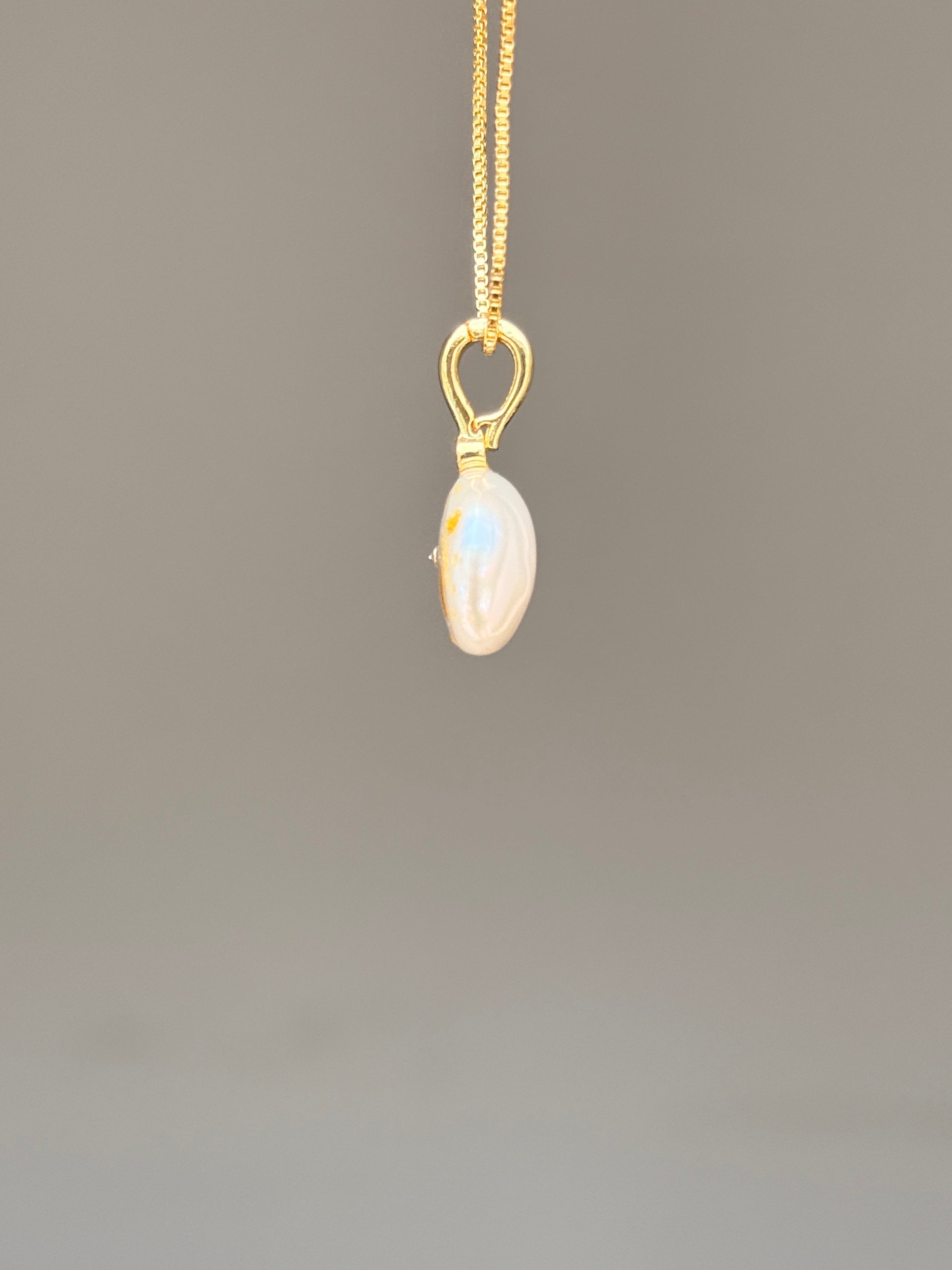 Prancing Fawn Button Baroque Pearl Necklace SKUO8