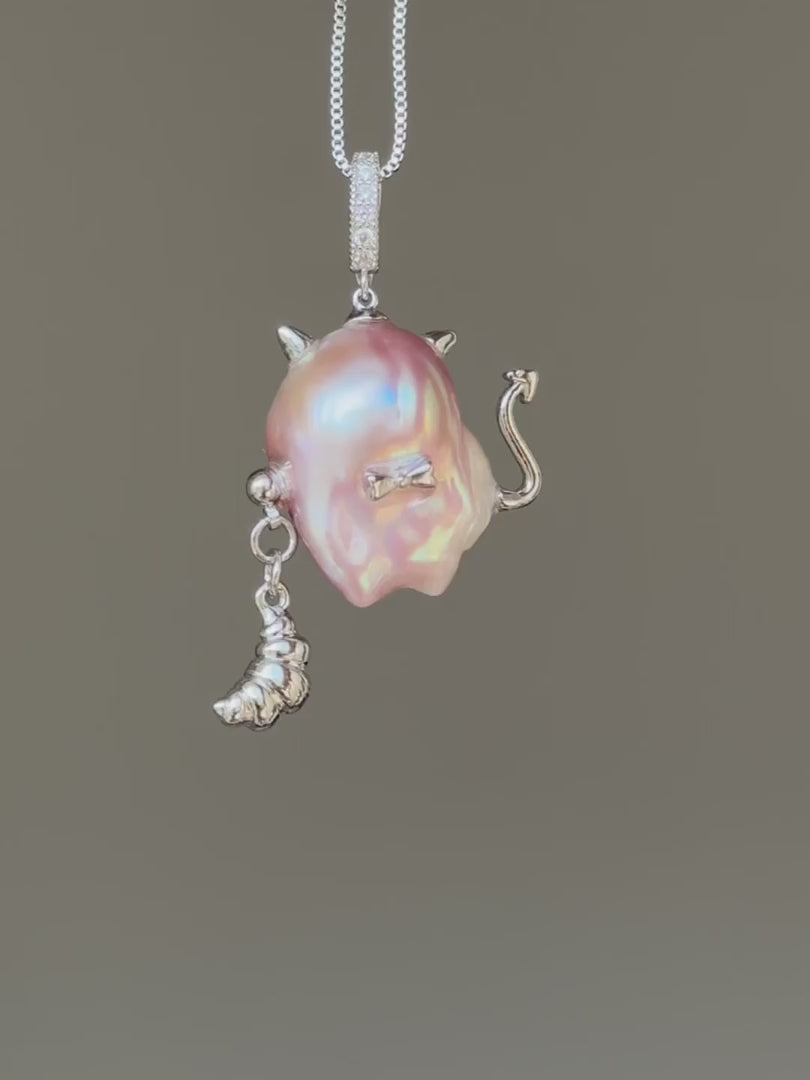Croissant Kitty Baroque Pearl Necklace SKU695P1066
