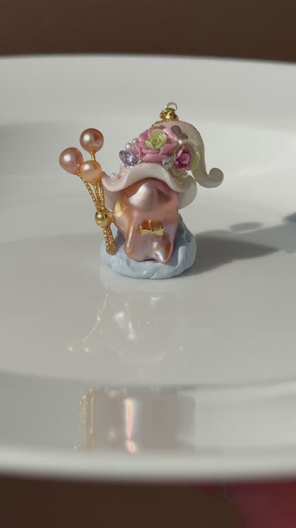 Hat Charms – Hand-Sculpted Mini Hat Pearl Necklace 267P326