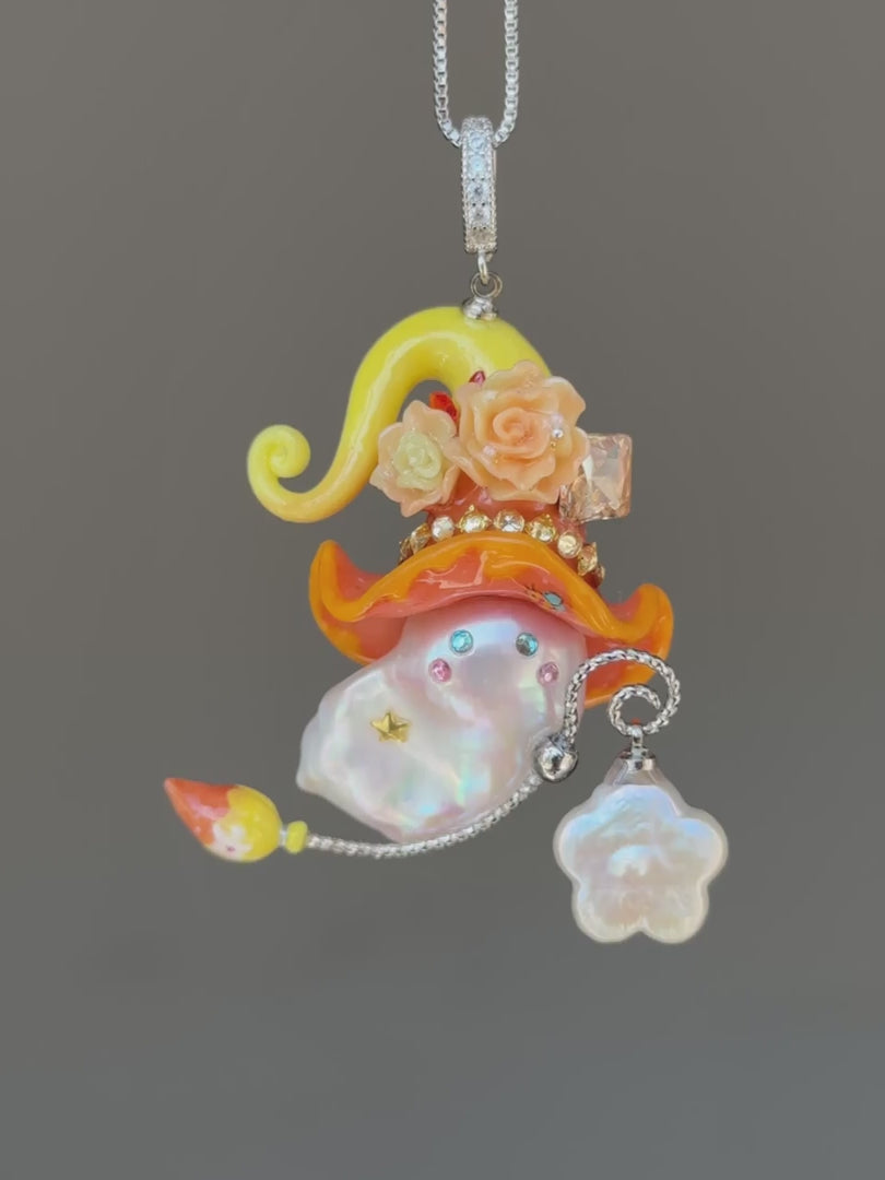 [PIECE02] Honeybee baroque pearl necklace with orange floral hat, video