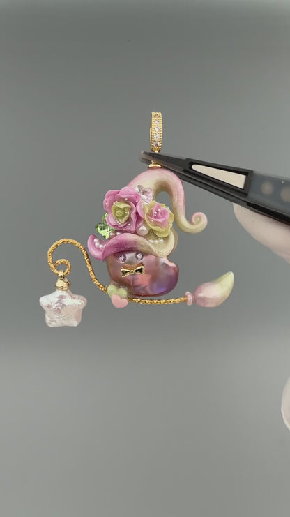 Hat Charms – Hand-Sculpted Mini Hat Pearl Necklace 253P301
